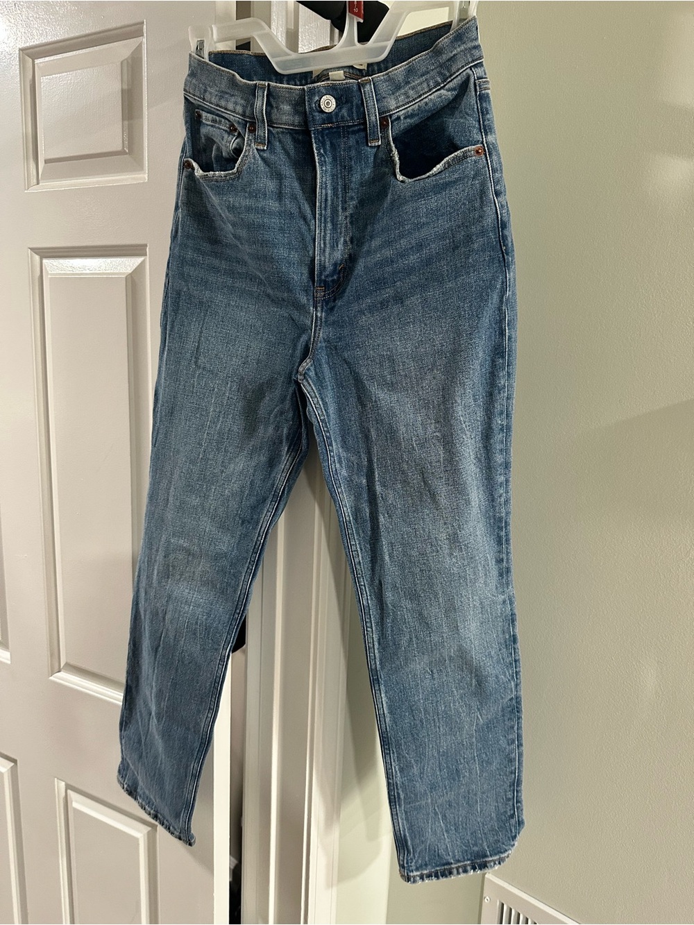 Abercrombie & Fitch Curve Love Medium Blue Ankle Crop Jeans